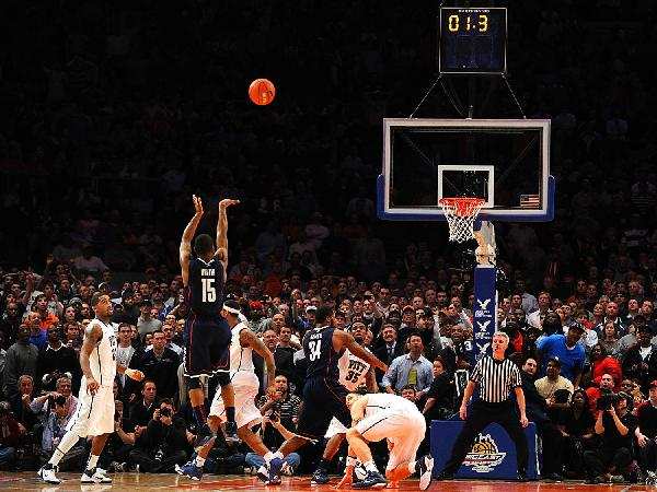 快船下半场进攻崩盘：科比-布朗得分超过哈登和小卡，末节6分钟仅得2分