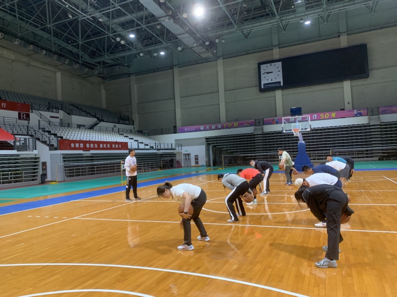 西甲半场：亚当斯门前造险，瓦伦西亚暂0-0塞维利亚